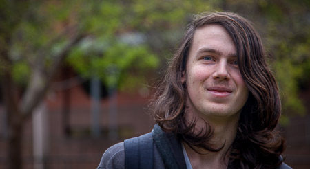 1/100 sec at f / 4.0